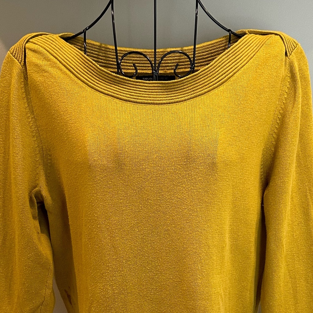 BANANA REPUBLIC Mustard Sweater